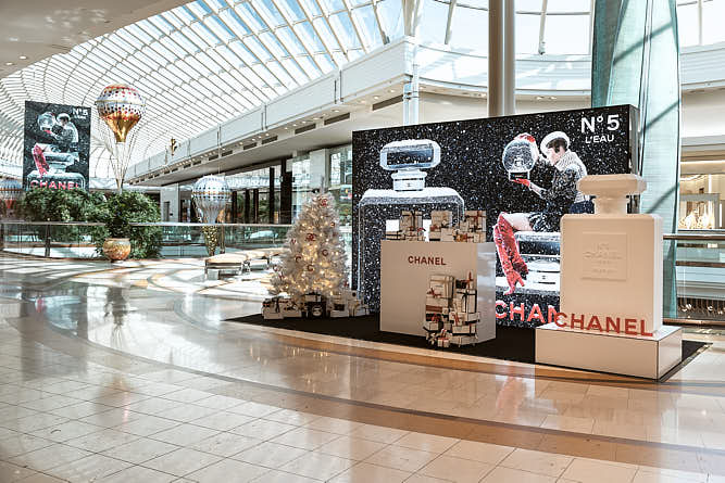 Photography Portfolio by P-O-L-O: Chanel-2019-Christmas-Display-Chadstone-Display from Right-